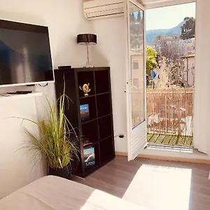 https://au-coeur-du-village-joli-studio.fr-provencehotel.com