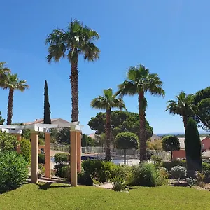https://location-appartement-pour-4-personnes-presqu-ile-de.fr-provencehotel.com